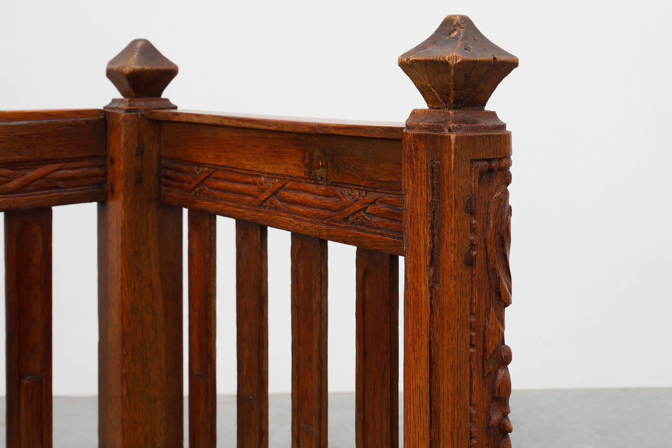 Large Arts & Crafts oak side chair, Belgium ca. 1915 thumbnail